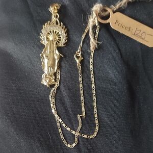 Elegant Gold Pendant